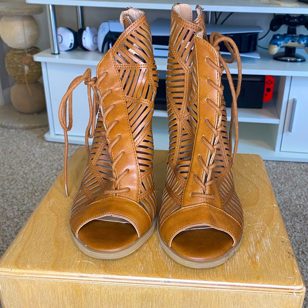 Tan heels